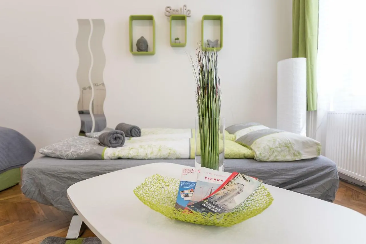 Belvedere Palace Green Heart Studio Vienna Apartment